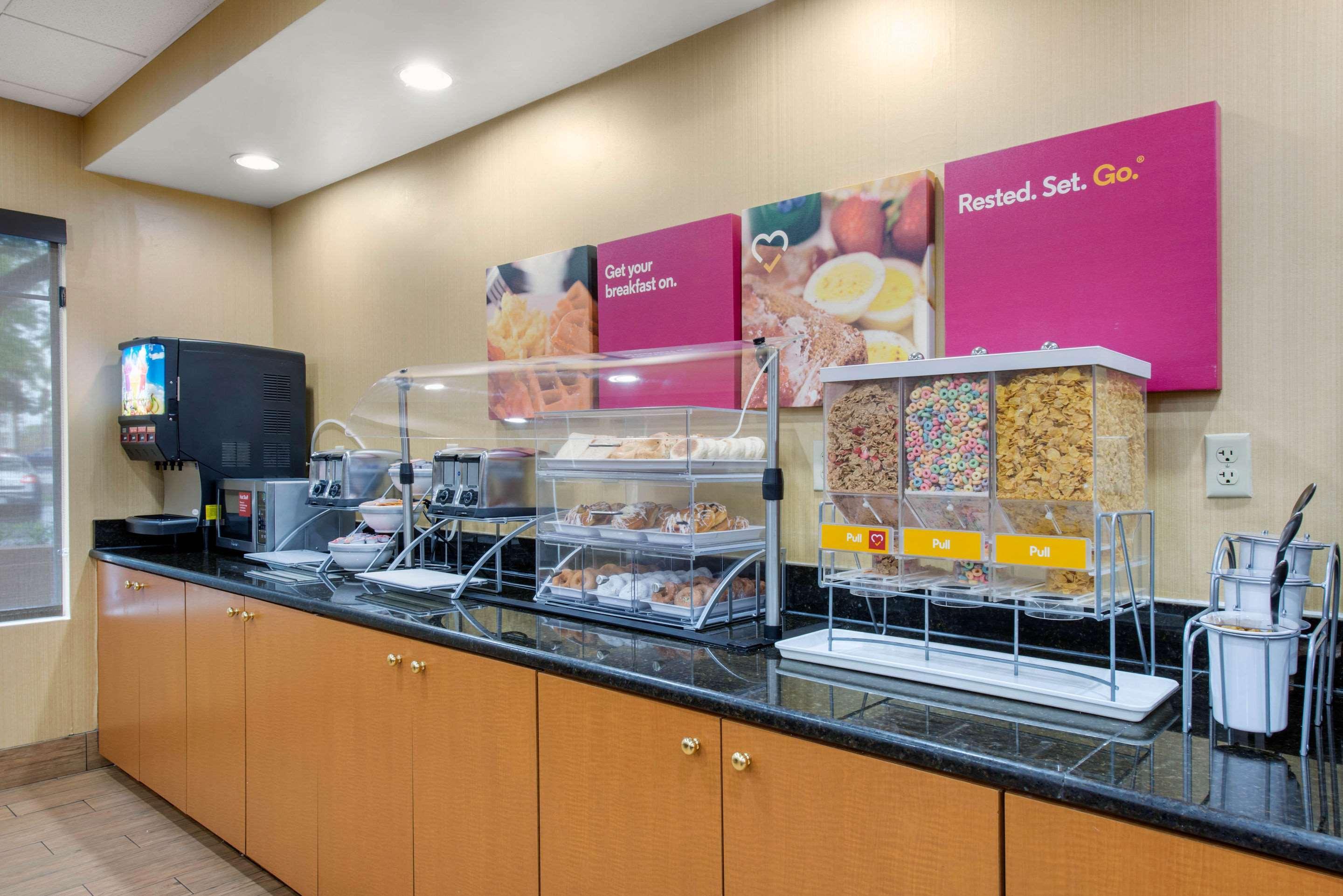 Comfort Suites Near Universal Orlando Resort מראה חיצוני תמונה